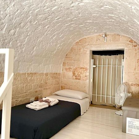 Nido Di Pietra-Dimora In Centro Bed & Breakfast Alberobello Exterior photo