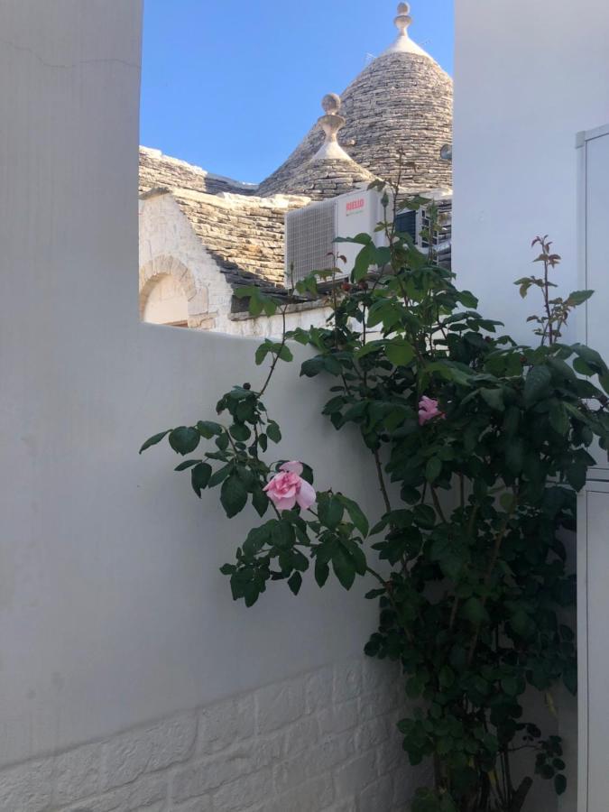 Nido Di Pietra-Dimora In Centro Bed & Breakfast Alberobello Exterior photo